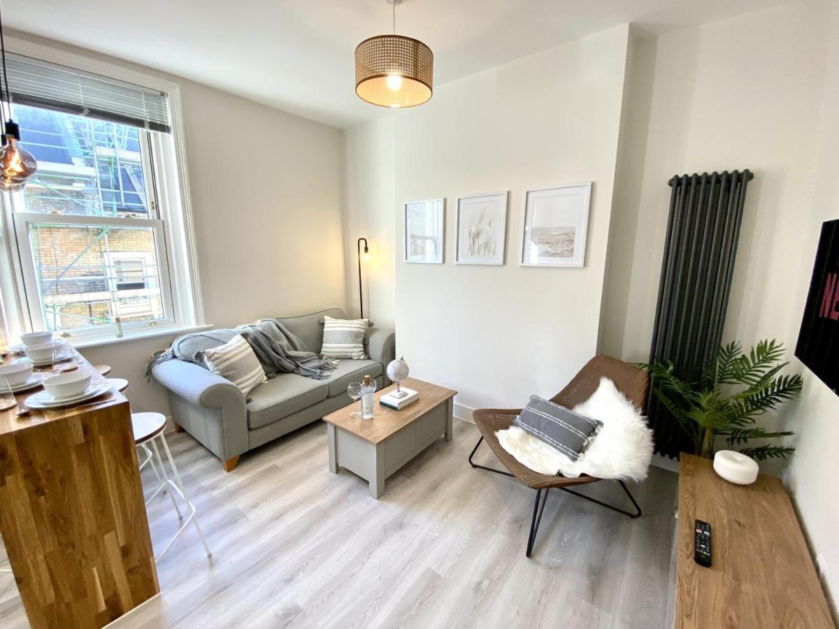 Stunning Beach Themed 2 Bed Apartment Bournemouth Exteriör bild