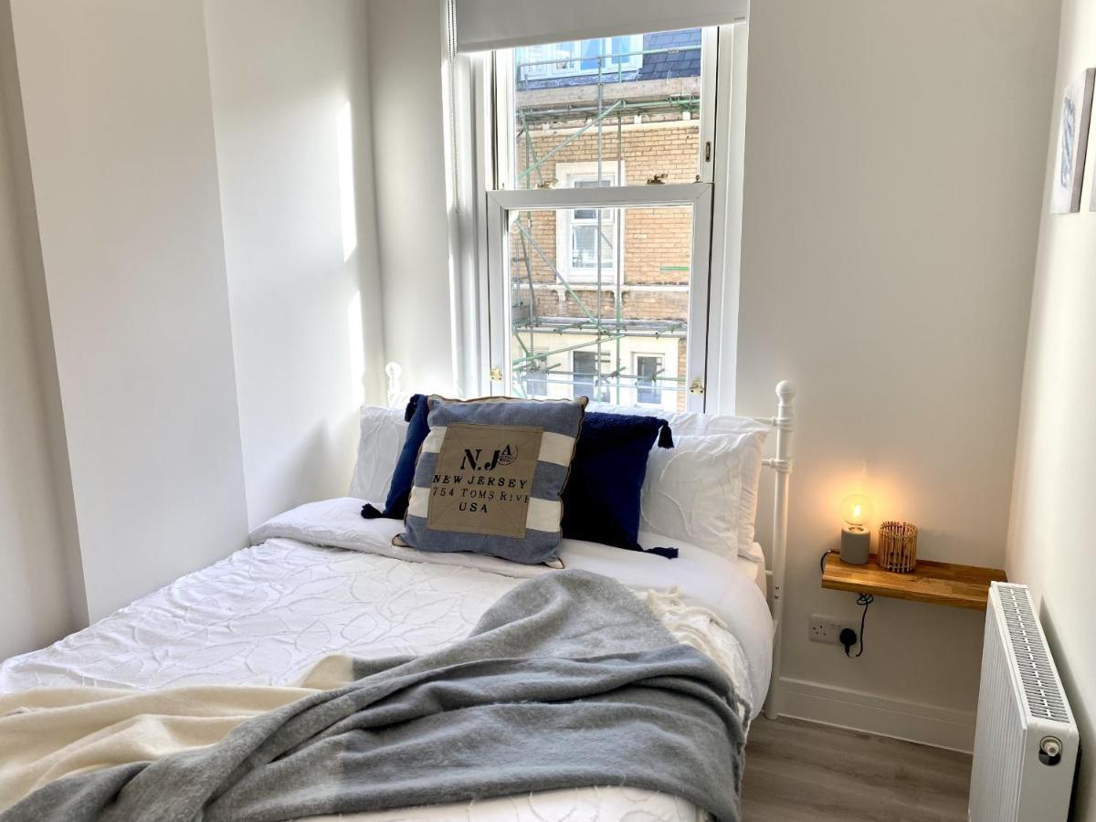 Stunning Beach Themed 2 Bed Apartment Bournemouth Exteriör bild