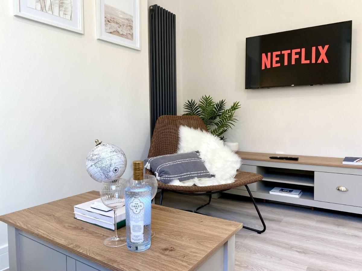 Stunning Beach Themed 2 Bed Apartment Bournemouth Exteriör bild