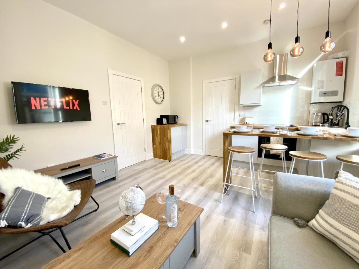 Stunning Beach Themed 2 Bed Apartment Bournemouth Exteriör bild