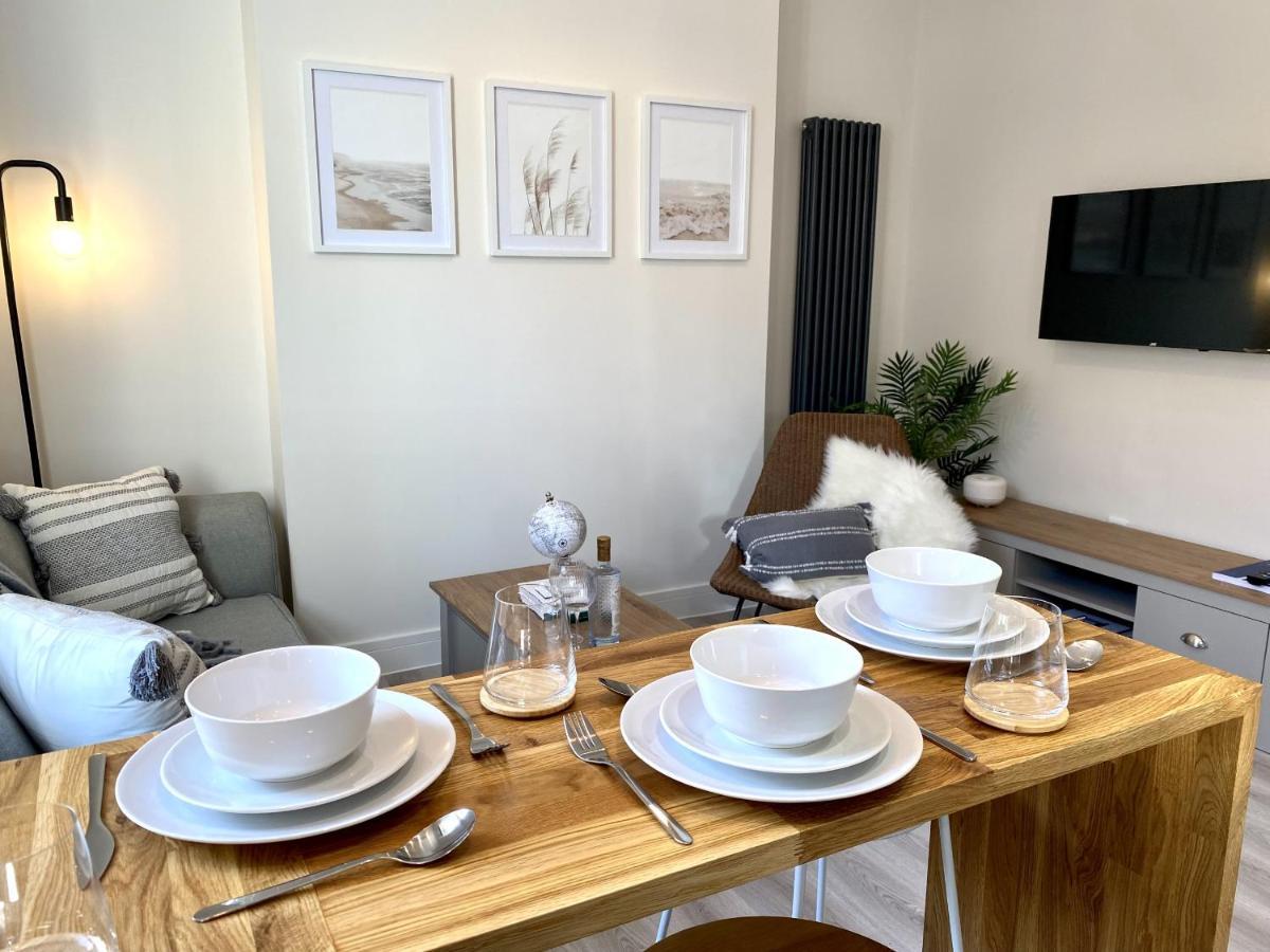 Stunning Beach Themed 2 Bed Apartment Bournemouth Exteriör bild